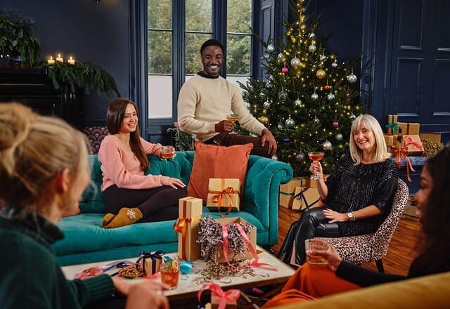 Gaver til den kræsne svigermor – sådan undgår du de klassiske fejl